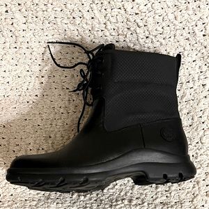 Timberland women waterproof ankle boot size 7.